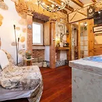 Romantic Medieval Apartment Lisbon